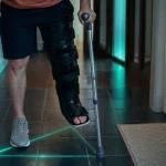 Comment marcher avec des béquilles sans poser le pied, convalescence avec béquilles réglées