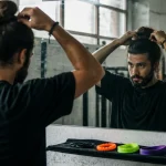 elastique cheveux homme man bun miroir