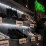 sonstiges chaussures baskets et bottines sur étagère
