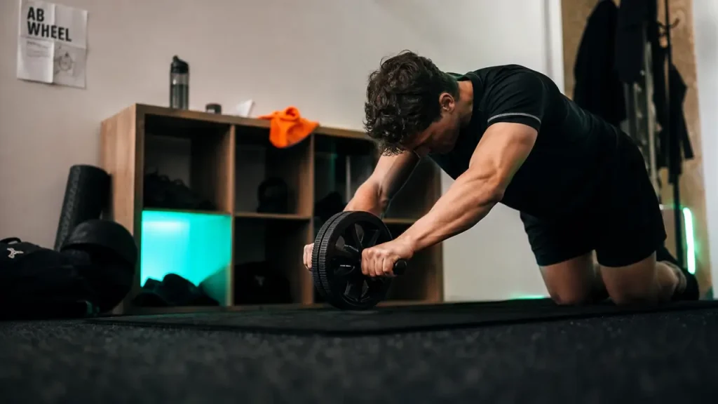 Ab wheel : les muscles sollicités, la technique et les critères pour bien la choisir