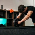 Ab wheel : muscles et technique, ab wheel sur tapis noir