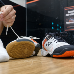 Paire chaussures squash : semelle non-marking anti-glisse